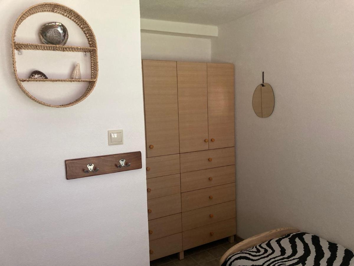 Karigador Beach House Bagian luar foto