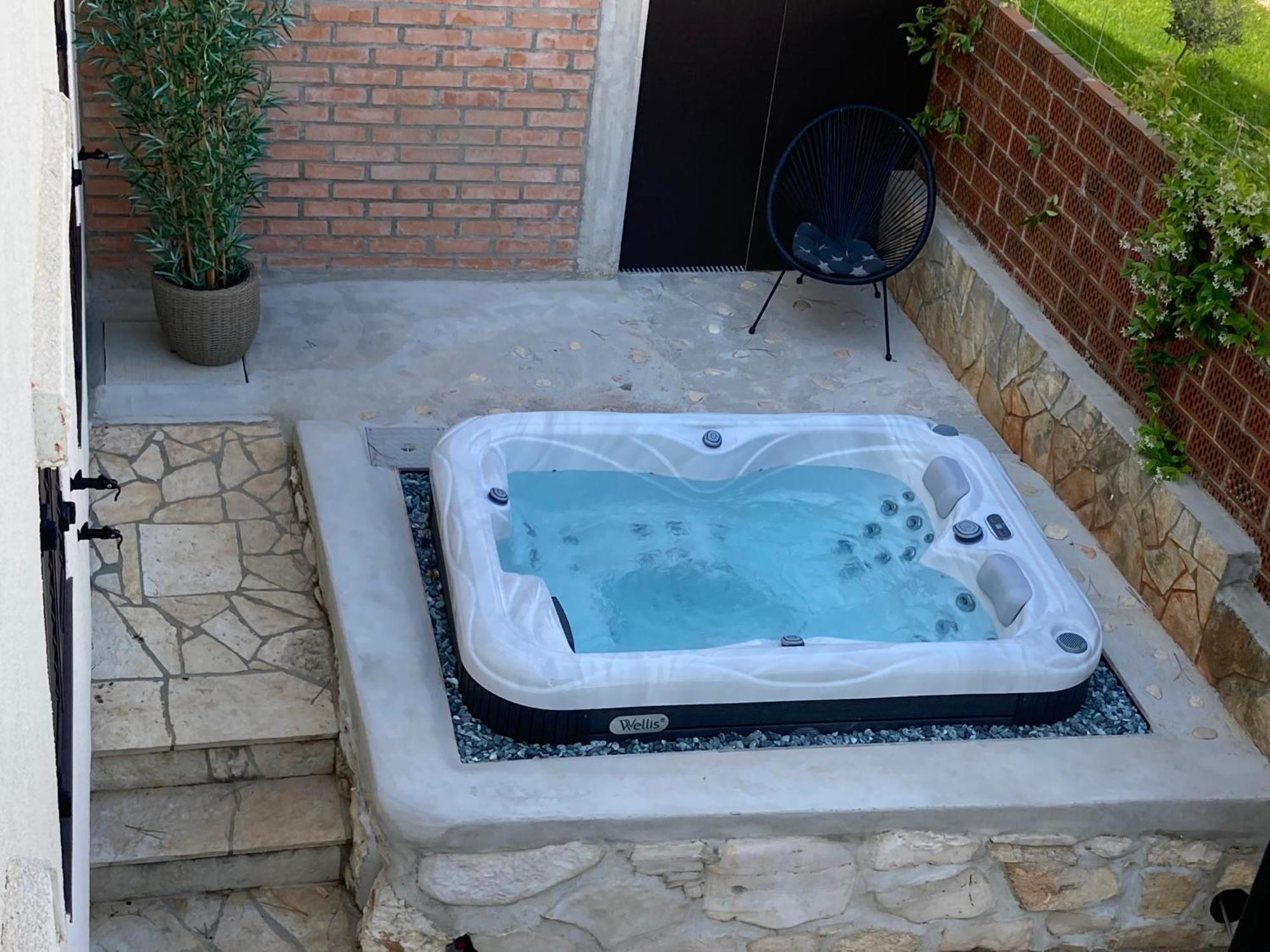 Karigador Beach House Bagian luar foto