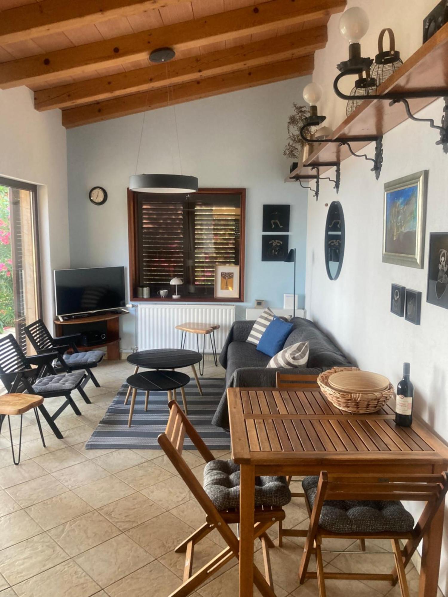 Karigador Beach House Bagian luar foto